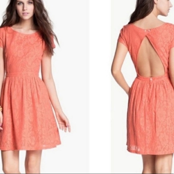 Frenchi Dresses & Skirts - Like-New Frenchi Coral Lace Fit & Flare Dress Sz S